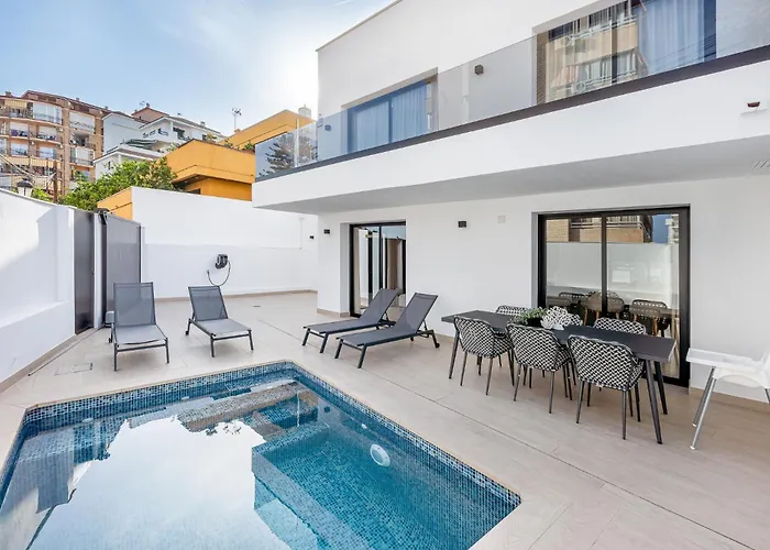 Malaga Benalmadena Vacation Rentals Five Minutes From The Port Of Benalmadena Beach Pool And Sun
