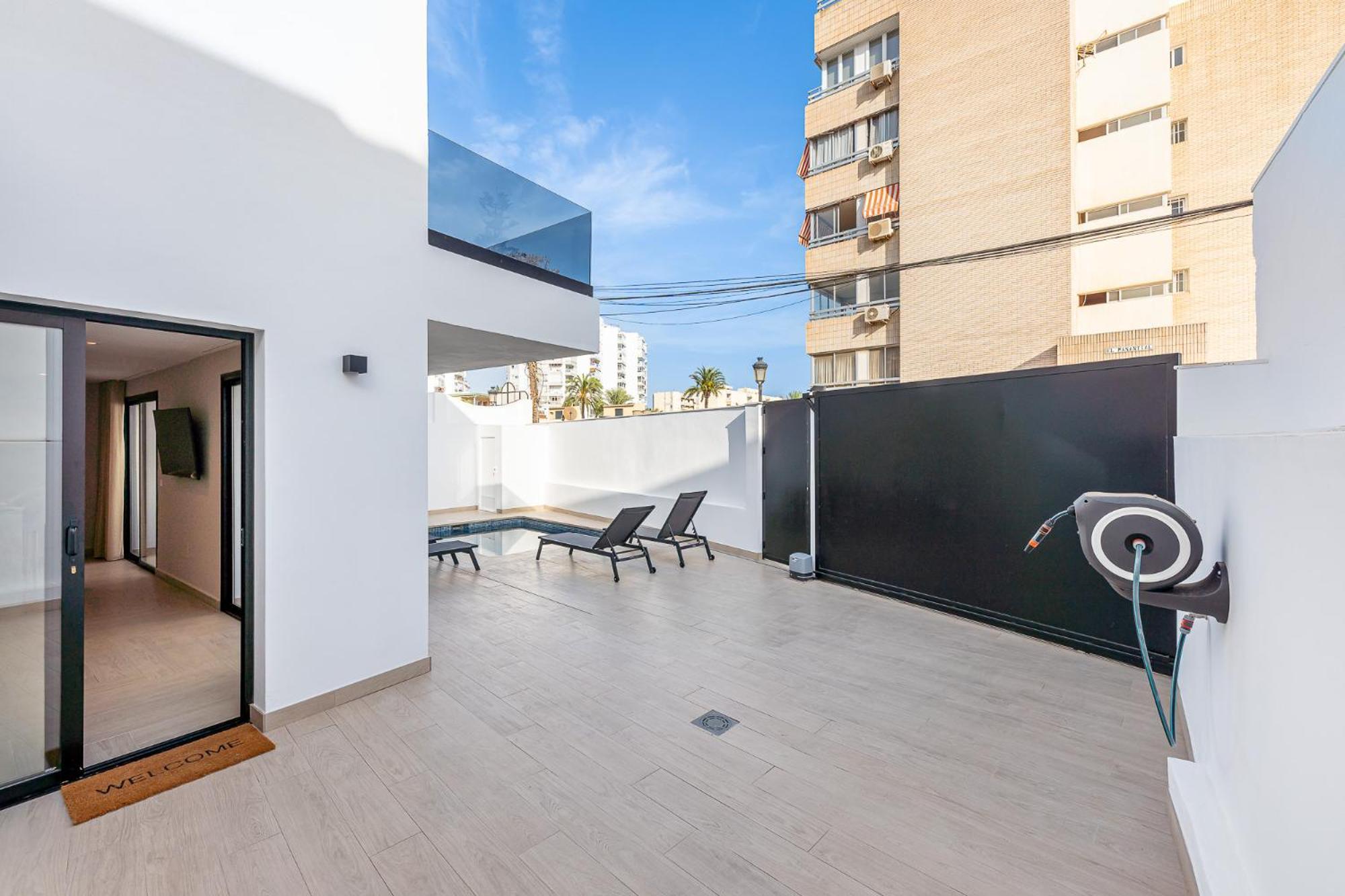 Malaga Vacation Five Minutes From The Port Of Pool And Sun Apartment *