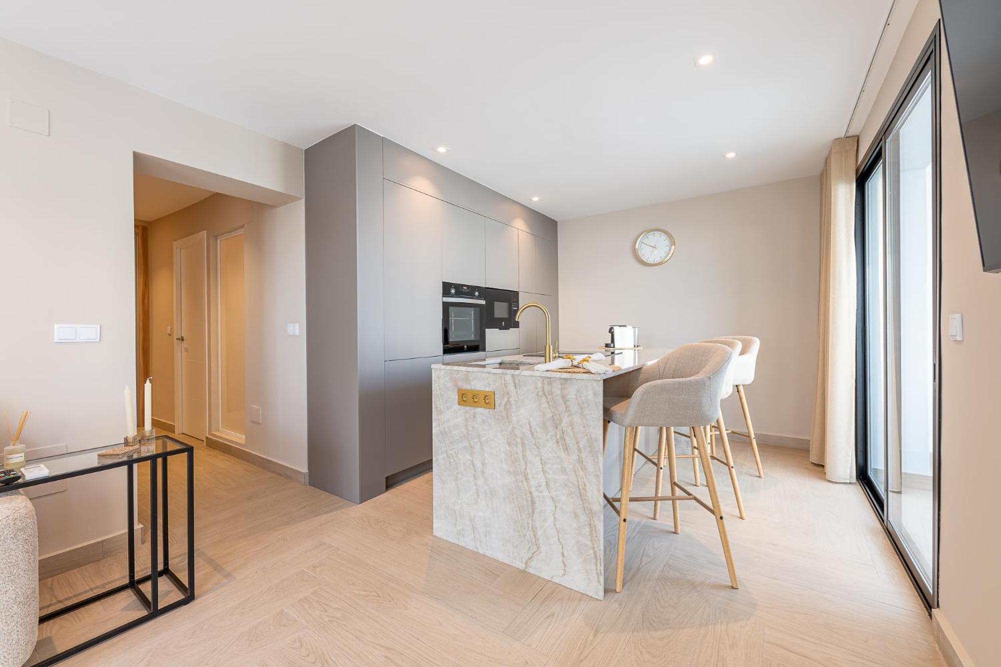 Malaga Vacation Five Minutes From The Port Of Pool And Sun Apartment *
