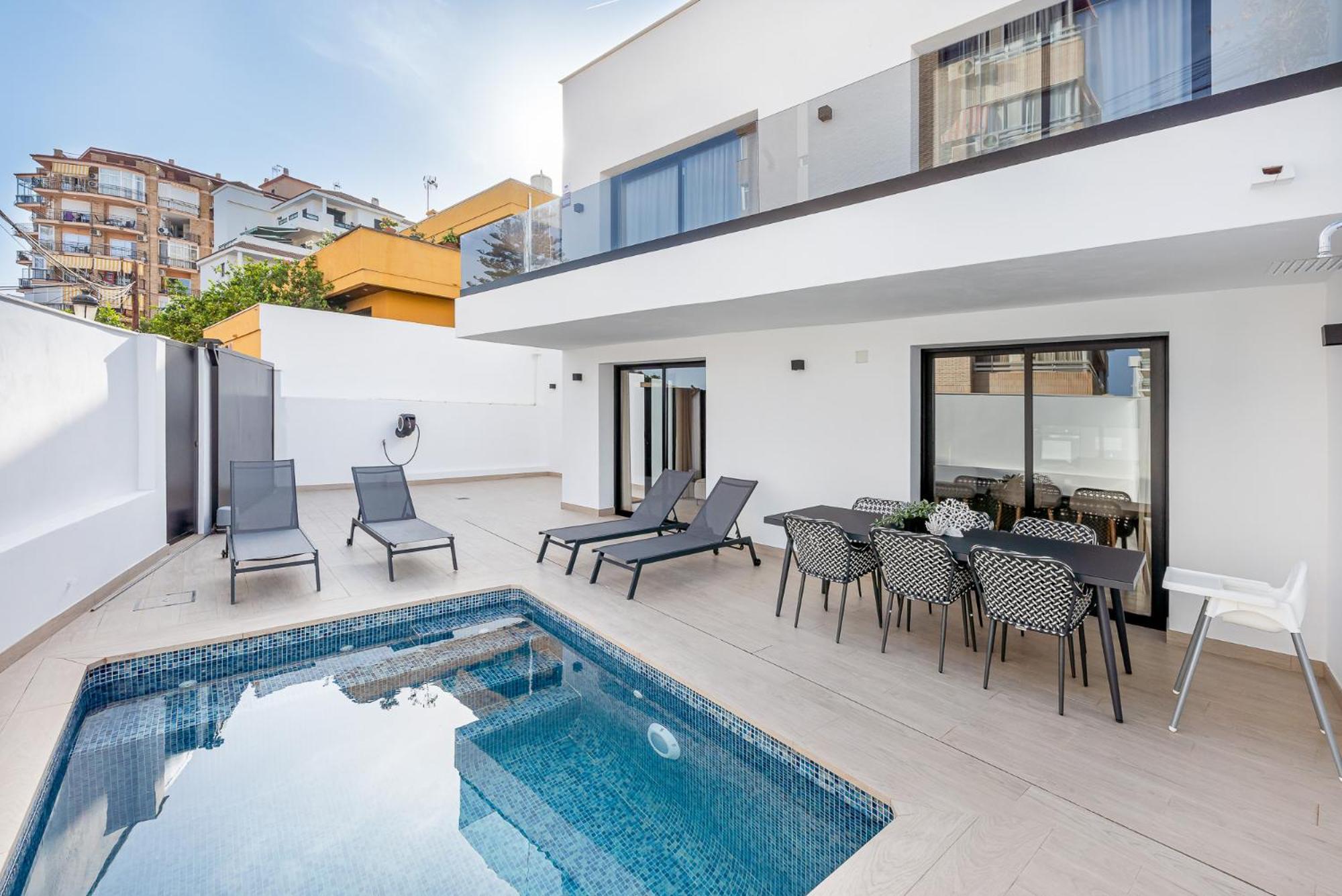 Apartment Malaga Vacation Five Minutes From The Port Of Pool And Sun